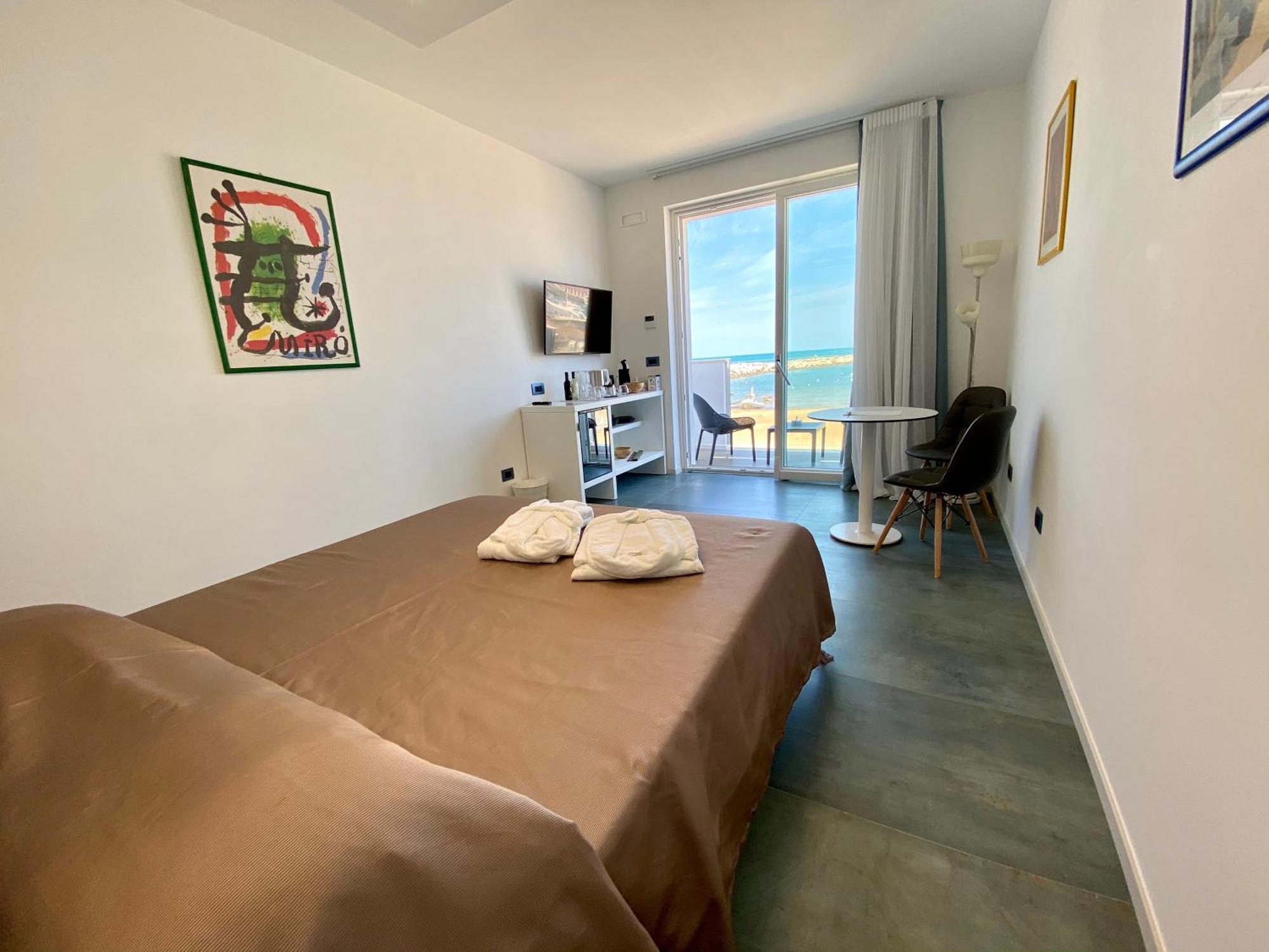 Marina Bay Beach Hotel Peschici Ngoại thất bức ảnh